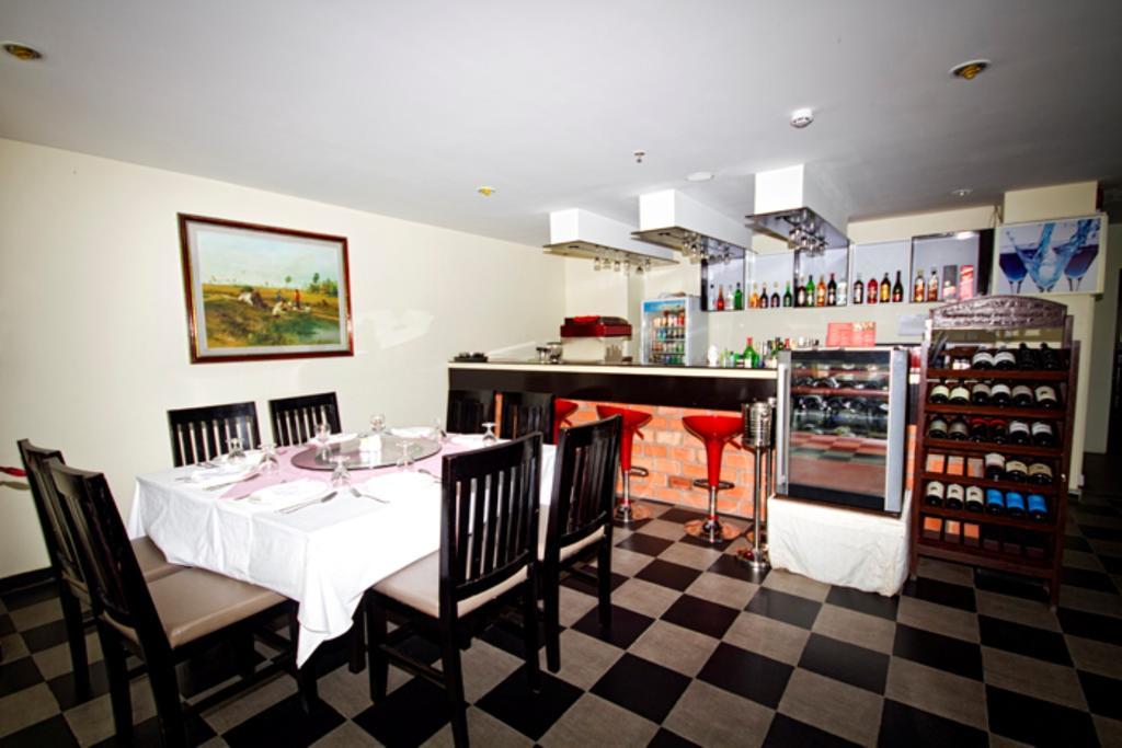 Rumduol Grand Hotel Phnom Penh Esterno foto