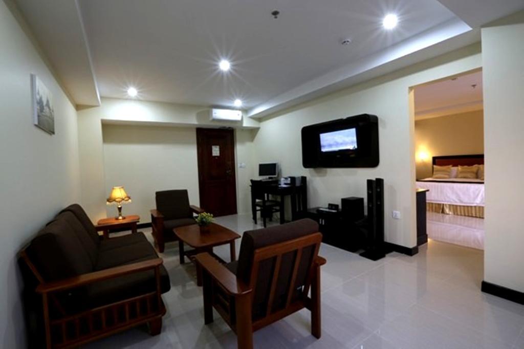 Rumduol Grand Hotel Phnom Penh Esterno foto