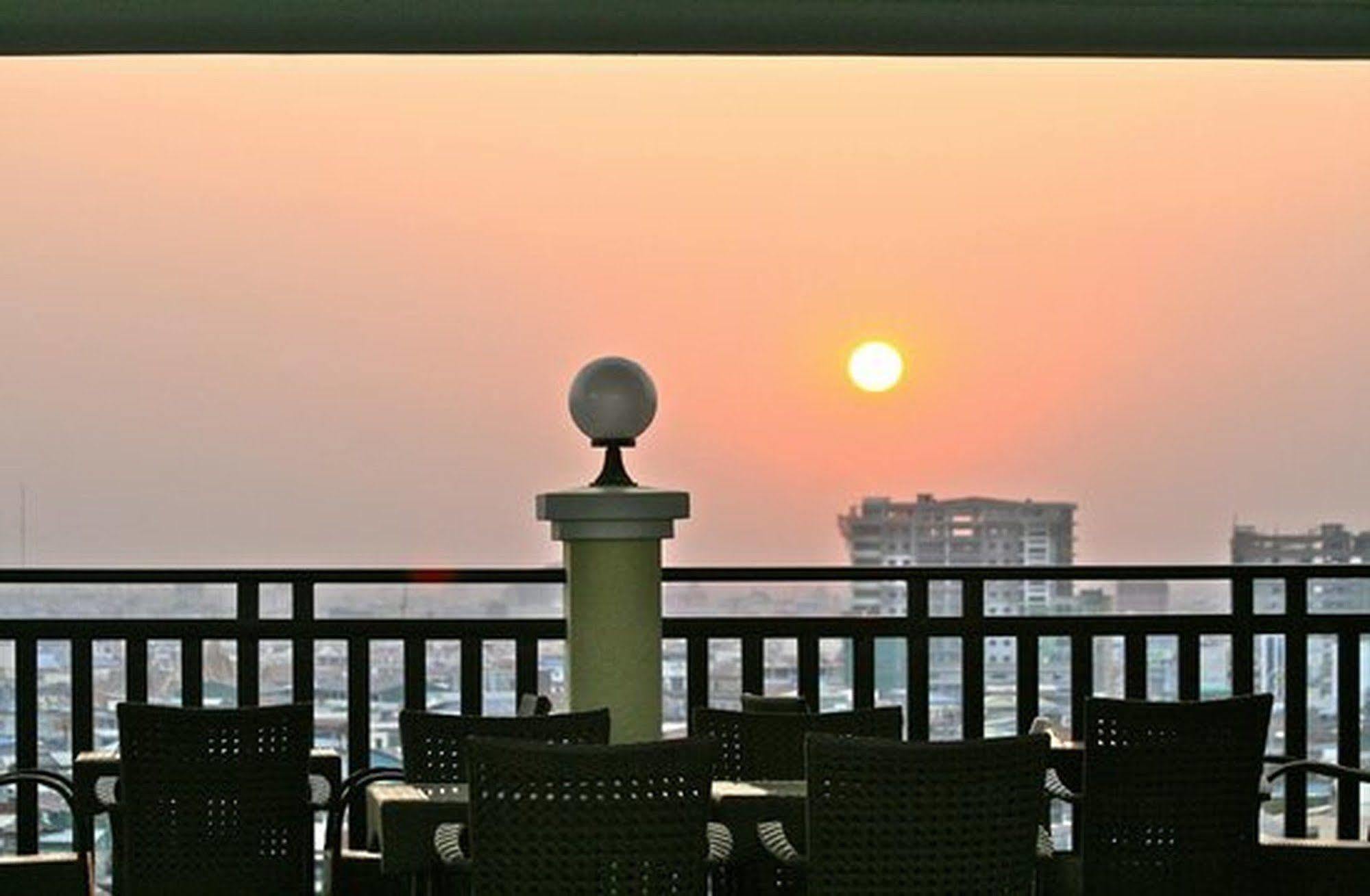Rumduol Grand Hotel Phnom Penh Esterno foto