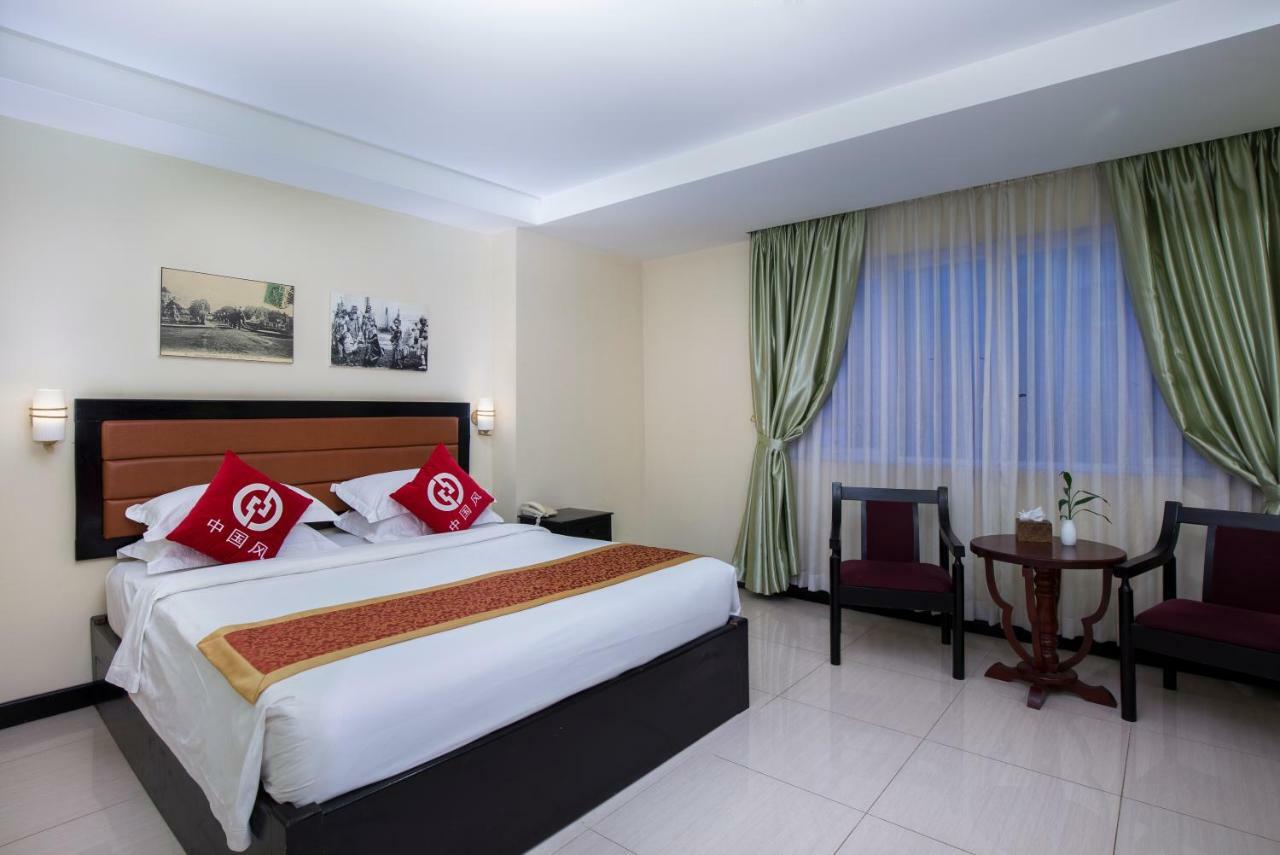 Rumduol Grand Hotel Phnom Penh Esterno foto