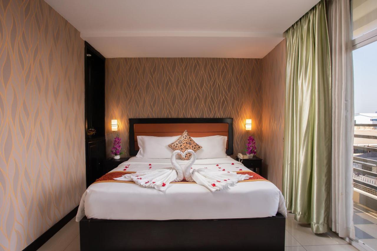 Rumduol Grand Hotel Phnom Penh Esterno foto